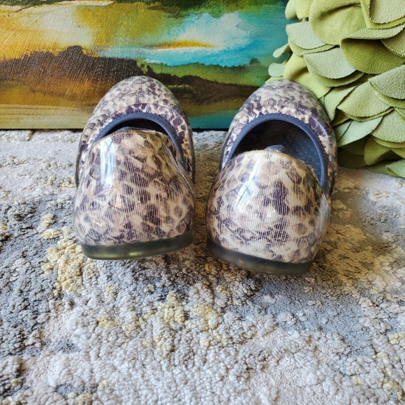 JA-VIE Snake Print Jelly Flat Shoes - Picture 5 of 13